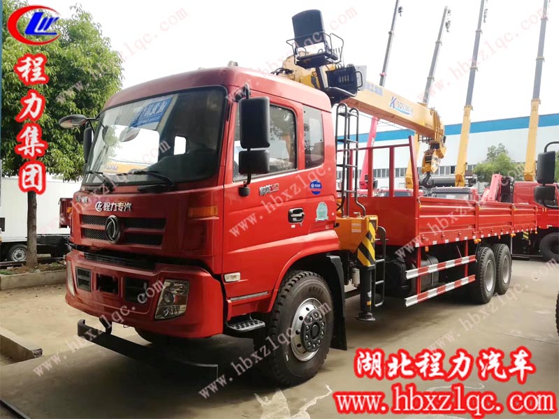 東風御龍后八輪隨車吊
