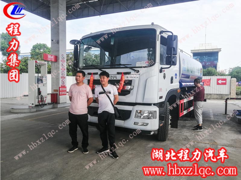 2019/05/31 鄭州吳總、唐總在程力專用汽車股份有限公司自提一輛12方東風(fēng)D9噴霧車，單號26729