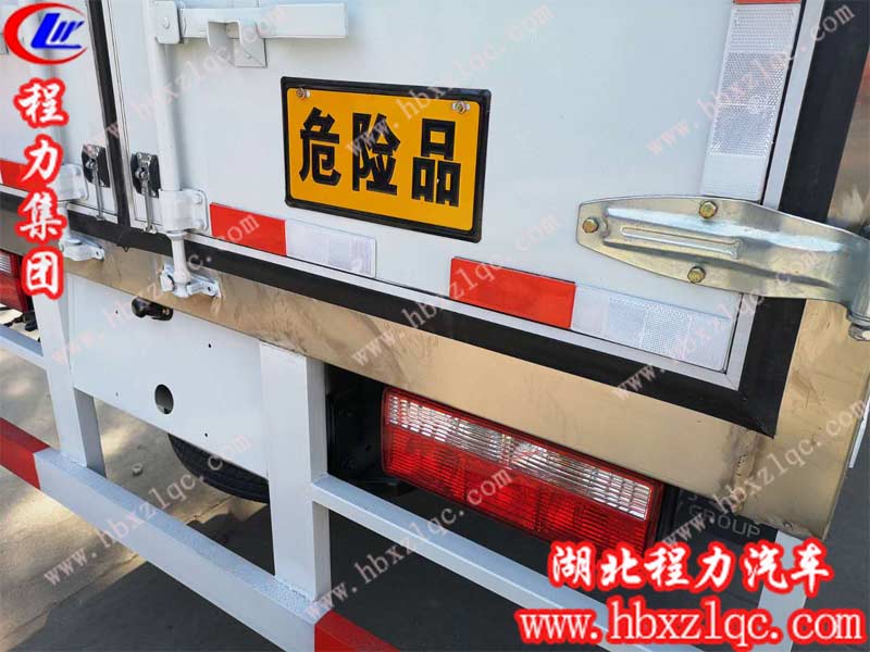 爆破器材運(yùn)輸車好上牌嗎 爆破器材運(yùn)輸車好上牌嗎