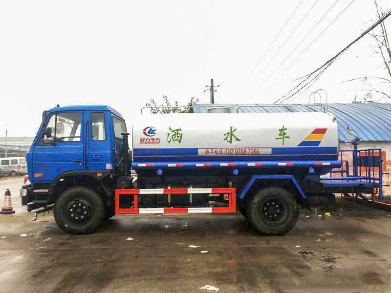 程力集團(tuán)的工地灑水車(chē)，您知道怎么選擇嗎？