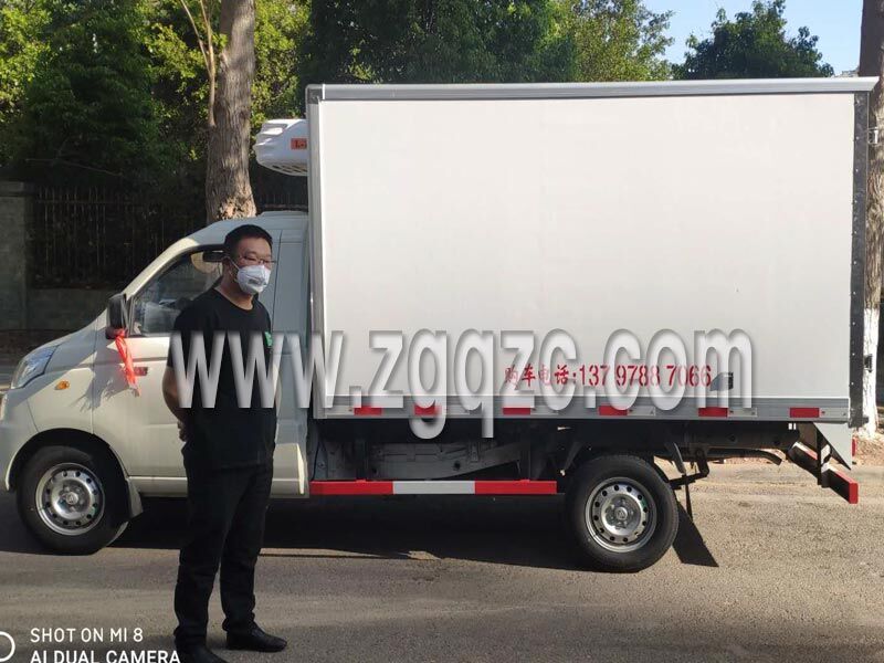 程力專用汽車(chē)股份有限公司送車(chē)師傅順利交車(chē).jpg