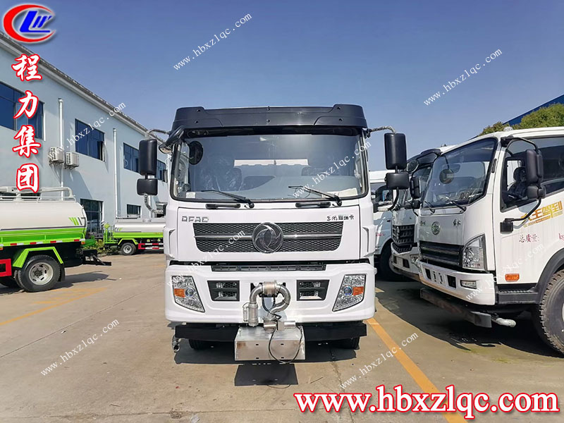 春暖花開，程力集團(tuán)東風(fēng)福瑞卡12方灑水車奔你而來！