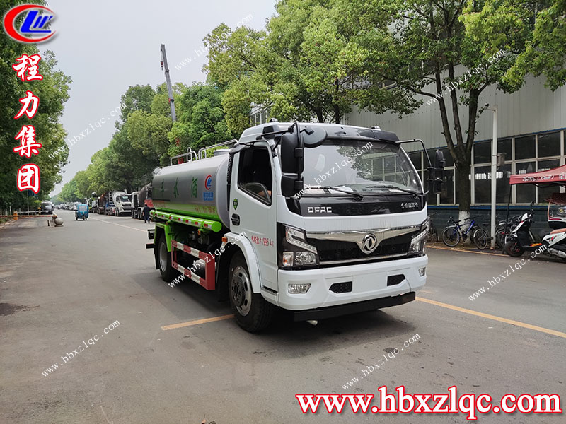 程力集團(tuán)灑水車遠(yuǎn)近聞名，襄陽客戶來廠提車！